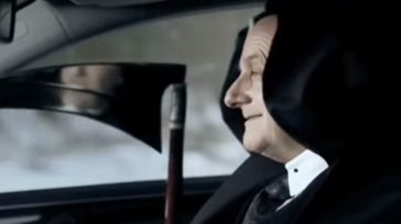 Όταν θέλει να σε πάρει ο Χάρος αλλά… έχεις Mercedes (Βίντεο)