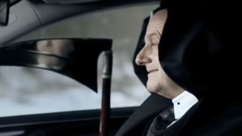 Όταν θέλει να σε πάρει ο Χάρος αλλά… έχεις Mercedes (Βίντεο)