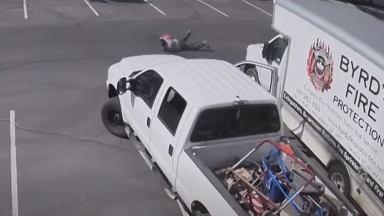 Πήγε να κλέψει βενζίνη τρυπώντας το ντεπόζιτο και άρπαξε φωτιά