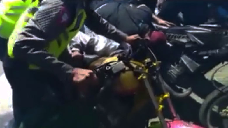 Συμφωνείτε ή όχι; Τους “κούφαναν” με τις δικές τους εξατμίσεις για παραδειγματισμό