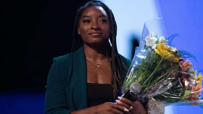 Η Σιμόν Μπάιλς επιστρέφει στην ενεργό δράση μετά από δύο χρόνια