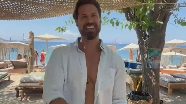 Νάσος Παπαργυρόπουλος: «O αρχισυντάκτης μου είπε “άνοιξε το πουκάμισο”»