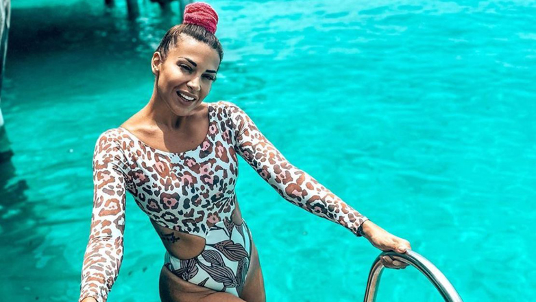 Ελένη Χατζίδου: Οι διακοπές στις Μαλδίβες και η topless φωτογραφία