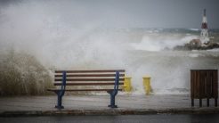 Κακοκαιρία «PETAR»: Μήνυμα του 112 σε Κέρκυρα και Ζάκυνθο