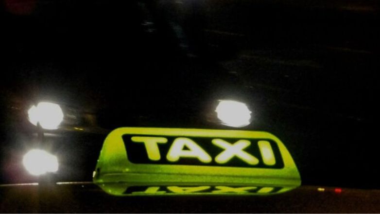 Έπεσαν πιστολιές έξω από στριπτιτζάδικο στη λεωφόρο Συγγρού – Ένας οδηγός ταξί τραυματίας