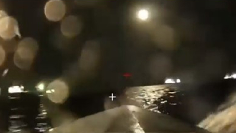 Ουκρανία: Η στιγμή που drone χτυπά ρωσικό δεξαμενόπλοιο κοντά στη γέφυρα της Κριμαίας