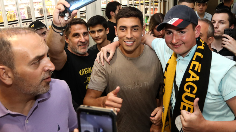 Στην Αθήνα για την ΑΕΚ ο Πόνσε: «Νιώθω τεράστια ευθύνη απέναντι στον κόσμο»