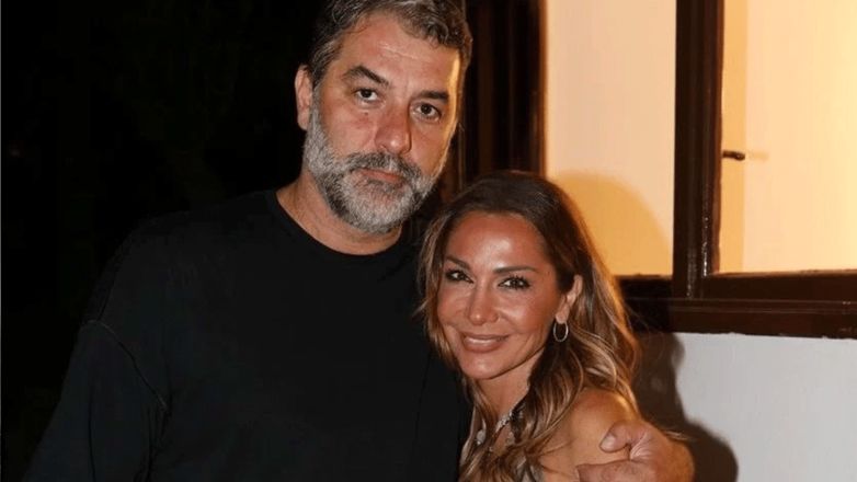 Ο Βασίλης Μπισμπίκης έκανε τατουάζ την Κρήτη και το αποκάλυψε με μια μαντινάδα