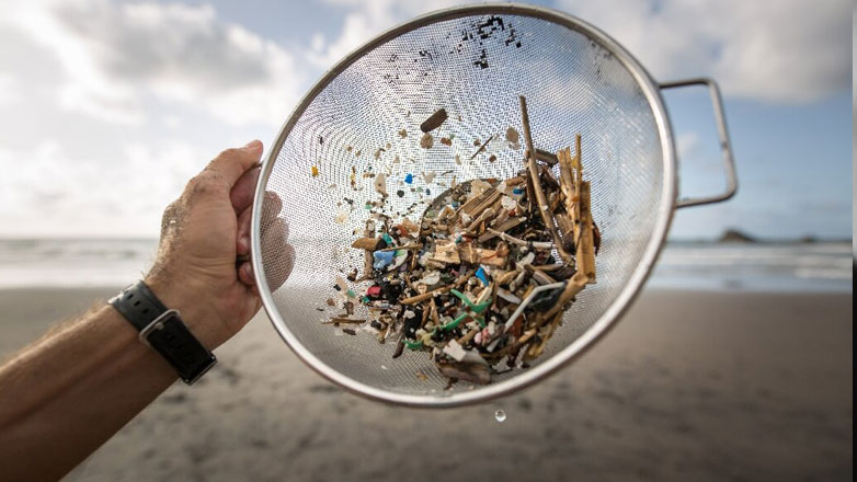Μπορεί να υπάρχει λιγότερο πλαστικό στη θάλασσα από όσο νομίζαμε, λένε οι επιστήμονες