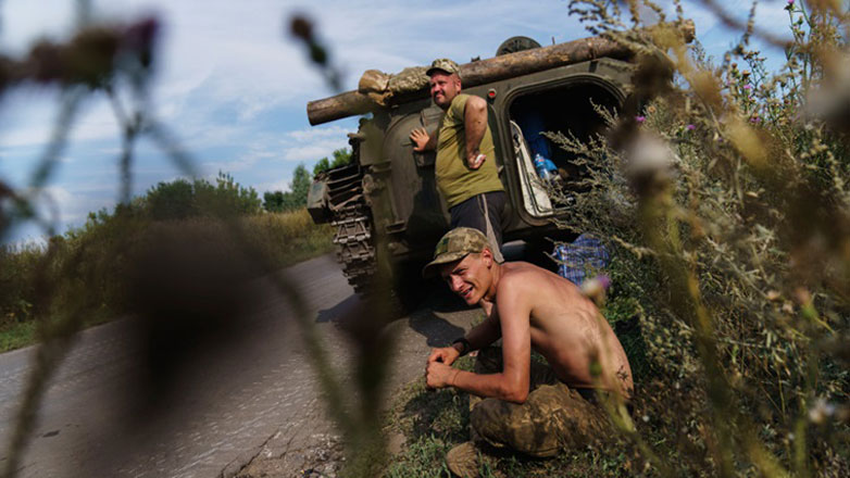 Ο στρατηγός Ζαλούζνι λέει ότι οι ουκρανικές δυνάμεις αποκρούουν τις ρωσικές αντεπιθέσεις στο μέτωπο