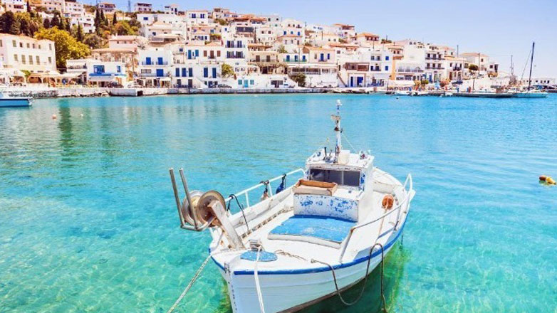 Vogue: Κορυφαίος προορισμός του καλοκαιριού η Ελλάδα