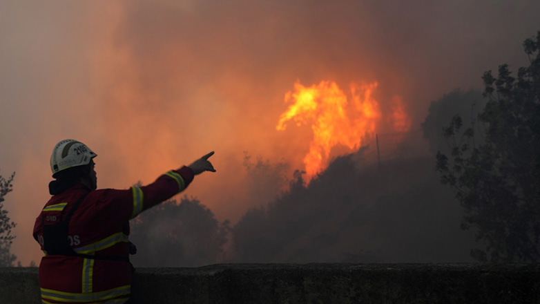Πορτογαλία: Περίπου 1.400 κάτοικοι εγκατέλειψαν τις εστίες τους λόγω πυρκαγιάς