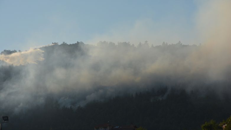 Xωρίς ενεργό μέτωπο η πυρκαγιά στην Τρίπολη