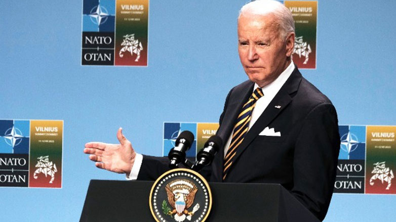 Ο πληθωρισμός ψαλιδίζει τη δημοτικότητα του Μπάιντεν