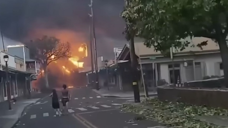 ΗΠΑ: Έξι νεκροί από τις πυρκαγιές στη Χαβάη – Κάτοικοι και τουρίστες έτρεξαν στη θάλασσα για να σωθούν