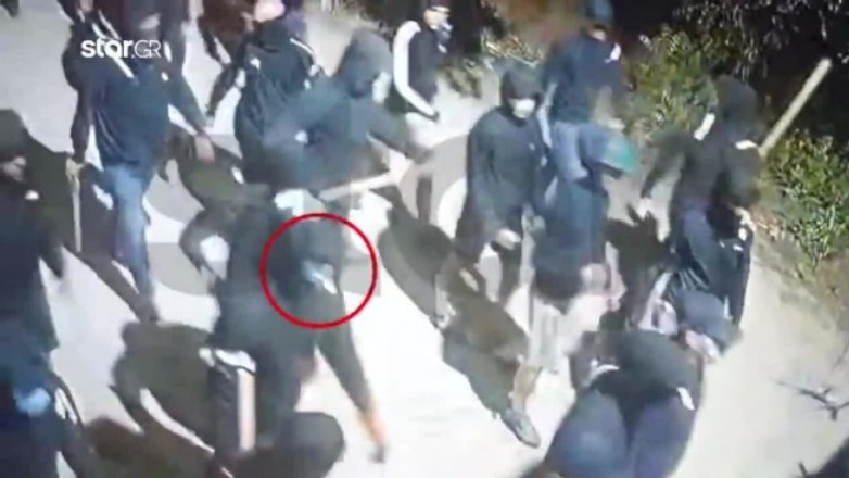 Βίντεο-ντοκουμέντο: Καρέ καρέ η διαδρομή των χούλιγκαν ως τη φονική επίθεση