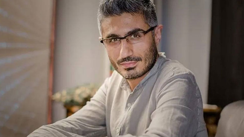 Ο Τούρκος δημοσιογράφος Μπαρίς Πεχλιβάν ειδοποιήθηκε μέσω SMS να επιστρέψει στη φυλακή