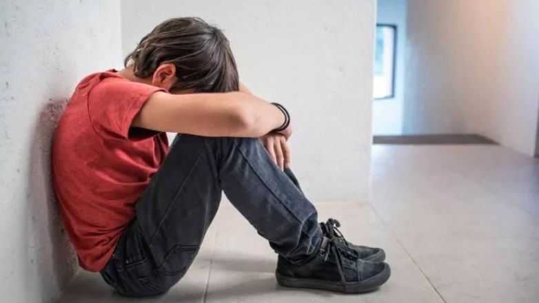 Απολογείται αύριο ο 16χρονος που μαχαίρωσε 23χρονο στην Πάρο