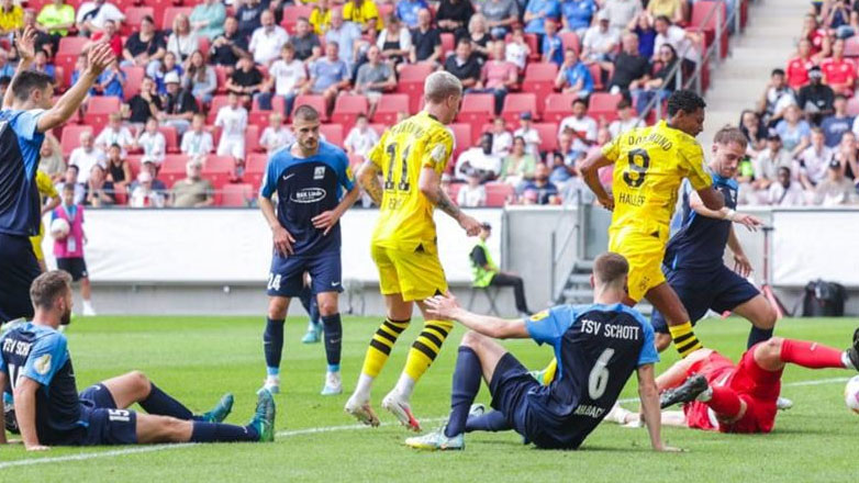 Γερμανία: Αποκλείστηκαν Βέρντερ Βρέμης και Μπόχουμ Γερμανία: Αποκλείστηκαν Βέρντερ Βρέμης και Μπόχουμ