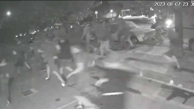 Νέα Φιλαδέλφεια: Καρέ – καρέ η επίθεση των Κροατών