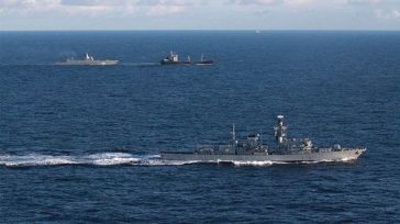 Ουκρανία: Ρωσικό πολεμικό πλοίο έριξε προειδοποιητικά πυρά κατά φορτηγού πλοίου στην Μαύρη Θάλασσα