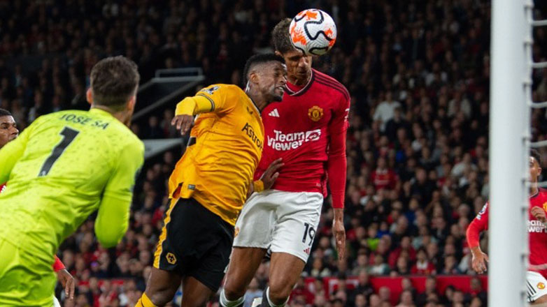 Με κεφαλιά του Βαράν η Μάντσεστερ Γιουνάιτεντ 1-0 τη Γούλβς