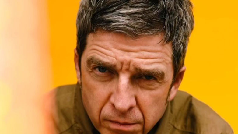 Νόελ Γκάλαχερ: Παραδέχεται ότι δυσκολεύεται να θυμηθεί τους στίχους στη σκηνή λόγω ηλικίας