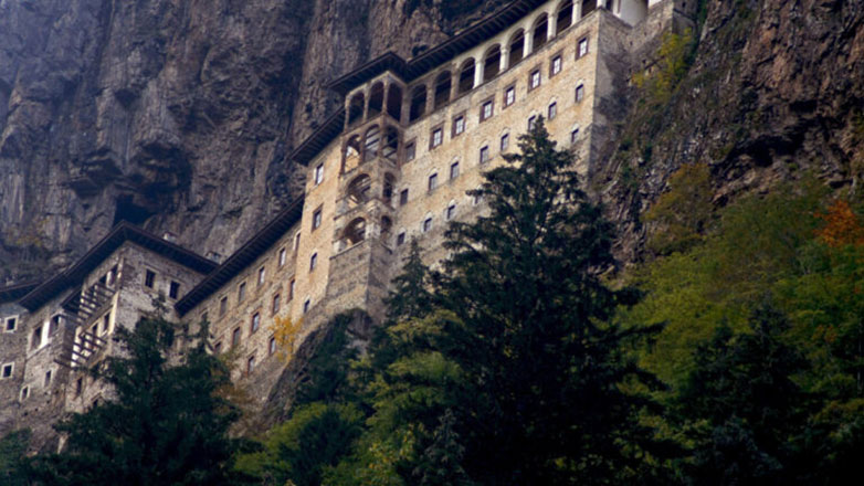 Παναγία Σουμελά: Με λαμπρότητα η λιτανεία της ιερής εικόνας