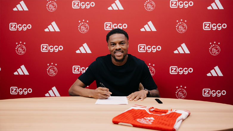 Στον Άγιαξ ο Άκπομ