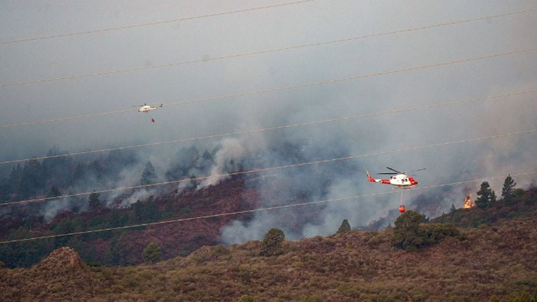 Τέσσερα χωριά εκκενώθηκαν λόγω πυρκαγιάς στο εθνικό πάρκο της Τενερίφης