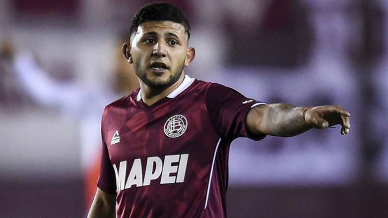 Παναιτωλικός: Ταξιδεύει στην Ελλάδα και υπογράφει ο Φακούντο Πέρες