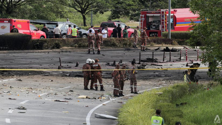 Ιδιωτικό τζετ συνετρίβη πάνω σε οχήματα στη Μαλαισία – 10 νεκροί