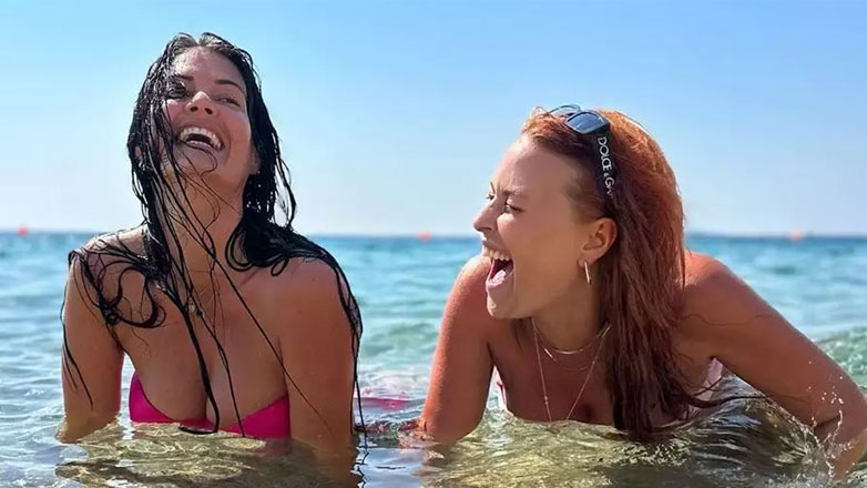 Σίσσυ Χρηστίδου – Μαρία Κορινθίου: Φωτογραφίες από τις κοινές τους διακοπές στη Χαλκιδική