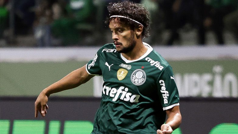 Έρχονται σήμερα και υπογράφουν στον Ολυμπιακό οι Έσε και Σκάρπα