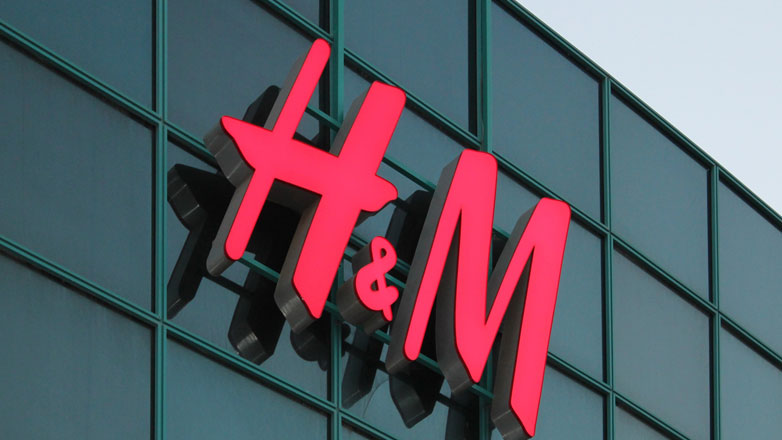 Σουηδία: Ο κολοσσός ένδυσης H&M εγκαταλείπει τη Μιανμάρ