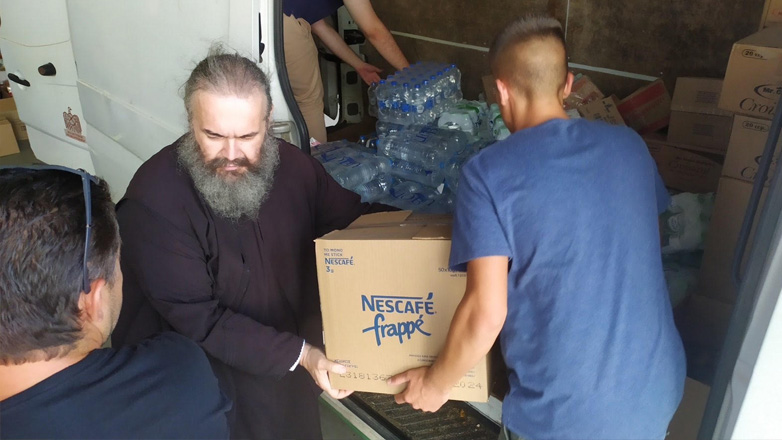 ﻿Στα πύρινα μέτωπα της Αλεξανδρούπολης η «ΑΠΟΣΤΟΛΗ» στηρίζοντας πυροσβέστες, εθελοντές και κατοίκους