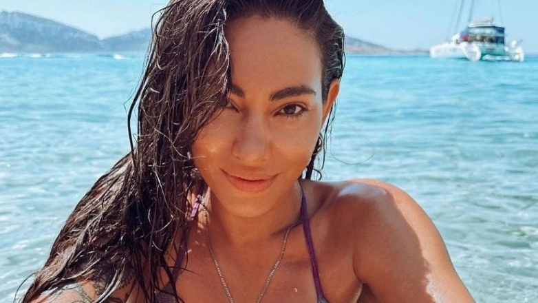 Ευρυδίκη Βαλαβάνη: Διακοπές στην Κρήτη αγκαλιά με τον Γρηγόρη Μόργκαν