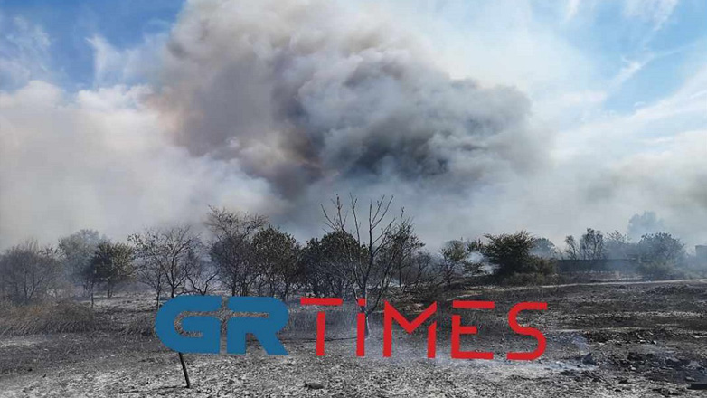 Μεγάλη φωτιά στον Έβρο – Εκκενώνονται τα Λάβαρα