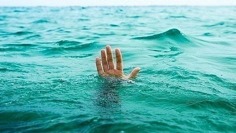 Λαγονήσι: Χωρίς τις αισθήσεις του ο 48χρονος που έπεσε στη θάλασσα να σώσει τον 8χρονο γιο του