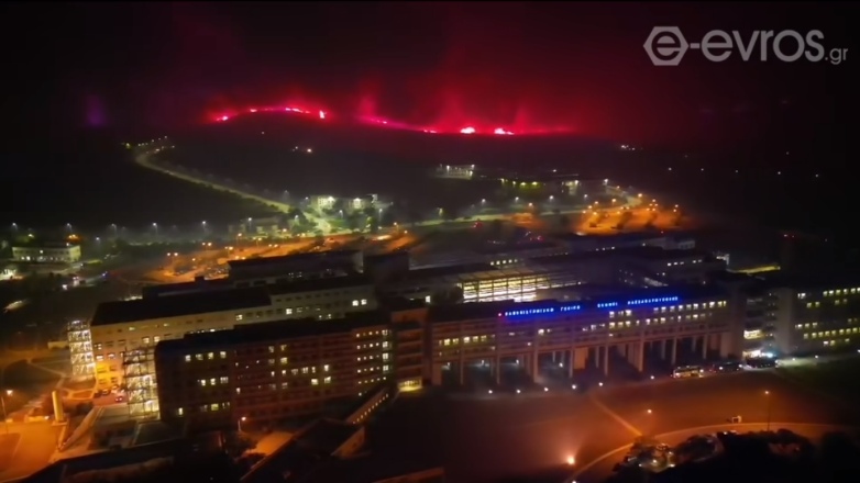 Αλεξανδρούπολη: Εκκενώνονται οκτώ ακόμη οικισμοί – Η φωτιά πέρασε από το πεδίο βολής «Αλίκη»