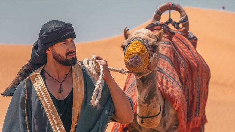 Idriz Sanie: O Αφγανός ερμηνευτής συστήνεται στην Ελλάδα με το τραγούδι «Κάπου Μόνοι»!