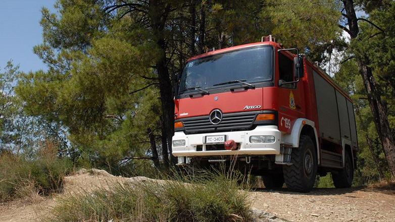 Φωτιά στον Ασπρόπυργο: Μήνυμα του 112 για εκκένωση της περιοχής Λόφος Κυρίλλου