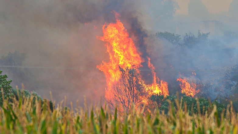 Βελτιωμένη η εικόνα της φωτιάς στην Καβάλα