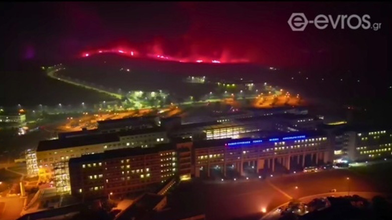 Συνεχίζεται η μάχη με τις φλόγες σε Έβρο και Ροδόπη