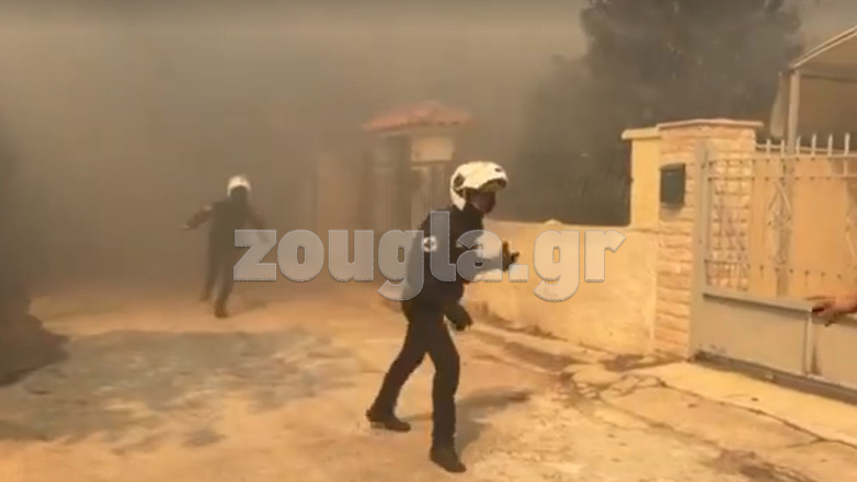 Πάρνηθα: Οι φλόγες έφτασαν στα σπίτια της Αγίας Παρασκευής