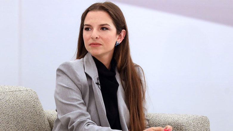 Εριέττα Κούρκουλου: «Όλοι εσείς οι “influencers” που ποστάρετε από τη Μύκονο… ποια ακριβώς είναι η επιρροή σας;»