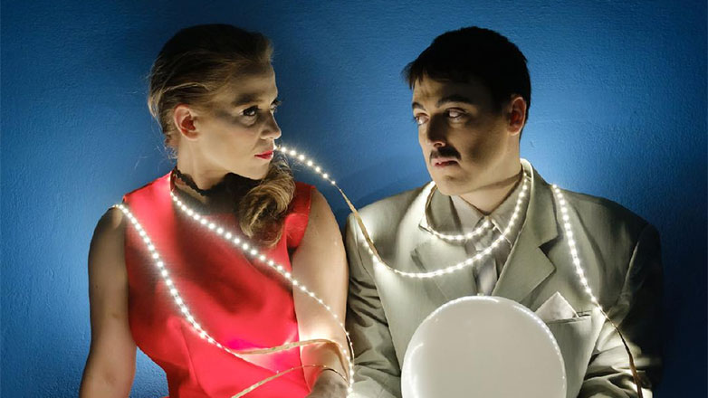 «Μαχαίρι στο κόκαλο», του Κώστα Μουρσελά στο Θέατρο 104