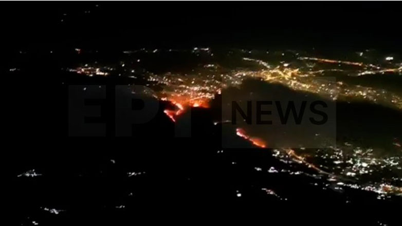 Η φλεγόμενη Πάρνηθα μέσα στη νύχτα από τα 35.000 πόδια