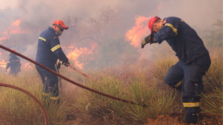 Νύχτα αγωνίας στη Βοιωτία: Μηνύματα από το 112 για εκκενώσεις