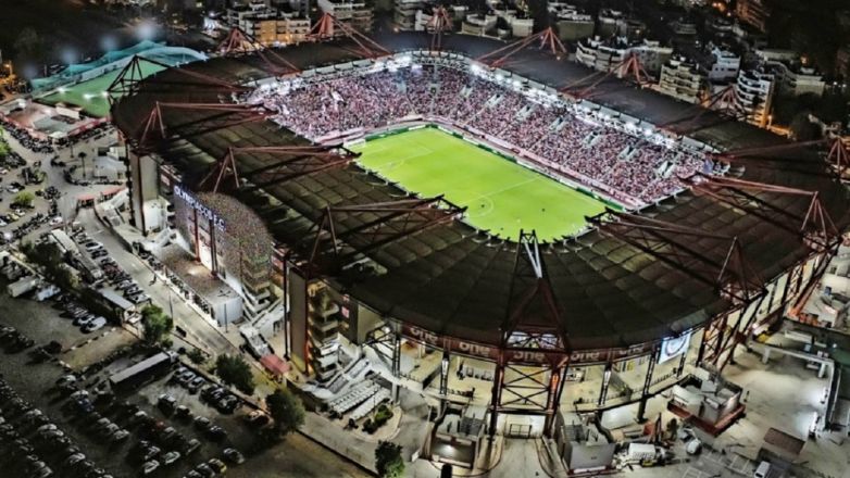 Επεισόδια μεταξύ οπαδών και ΜΑΤ έξω από το Καραϊσκάκης